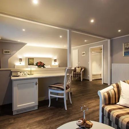 Zur Sonne Romantik & Restaurant 3*