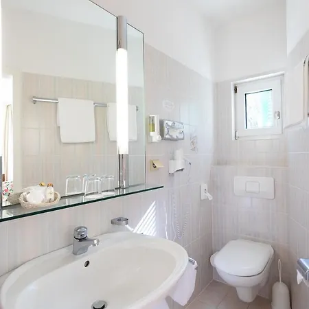 Hotel Romantik Zur Sonne 3*